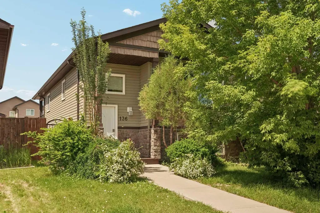 136 Mt Sundance Crescent W Lethbridge AB T1J 0L4