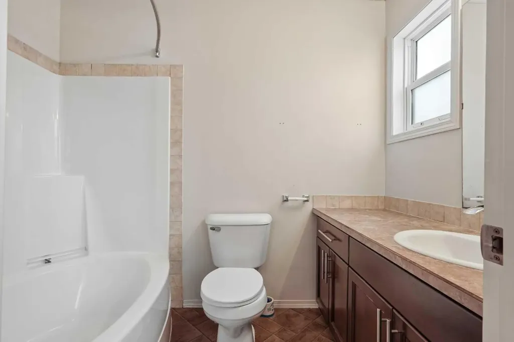 136 Mt Sundance Crescent W Lethbridge AB T1J 0L4