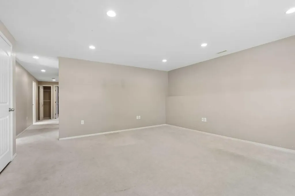 136 Mt Sundance Crescent W Lethbridge AB T1J 0L4