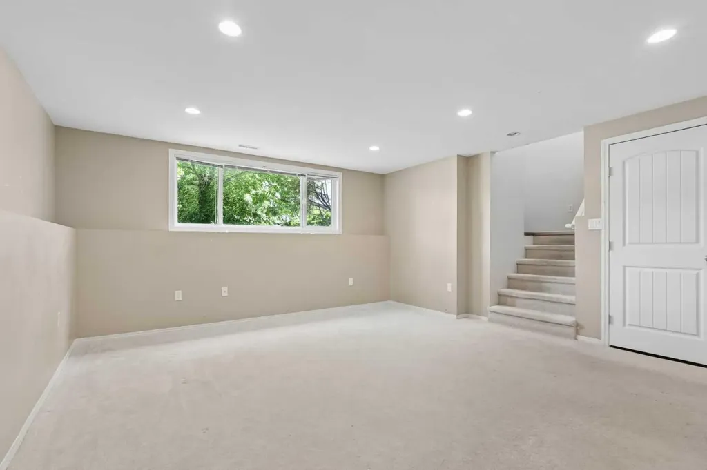 136 Mt Sundance Crescent W Lethbridge AB T1J 0L4
