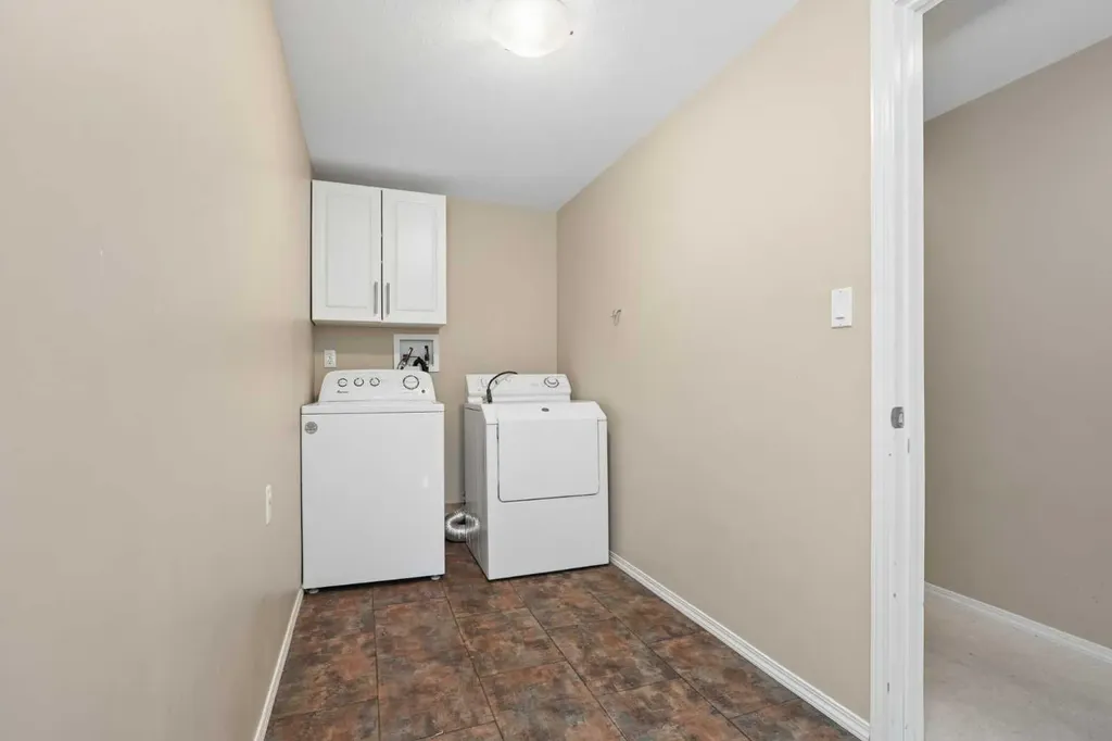 136 Mt Sundance Crescent W Lethbridge AB T1J 0L4
