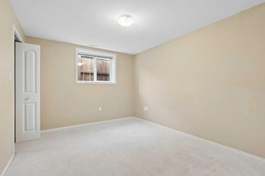 136 Mt Sundance Crescent W Lethbridge AB T1J 0L4
