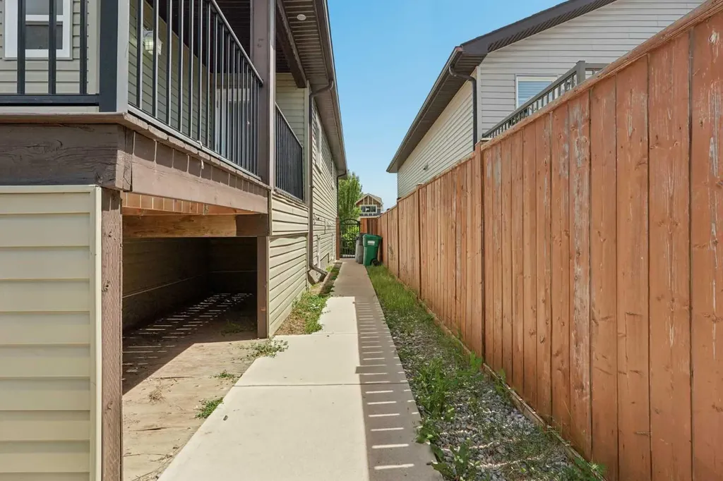 136 Mt Sundance Crescent W Lethbridge AB T1J 0L4