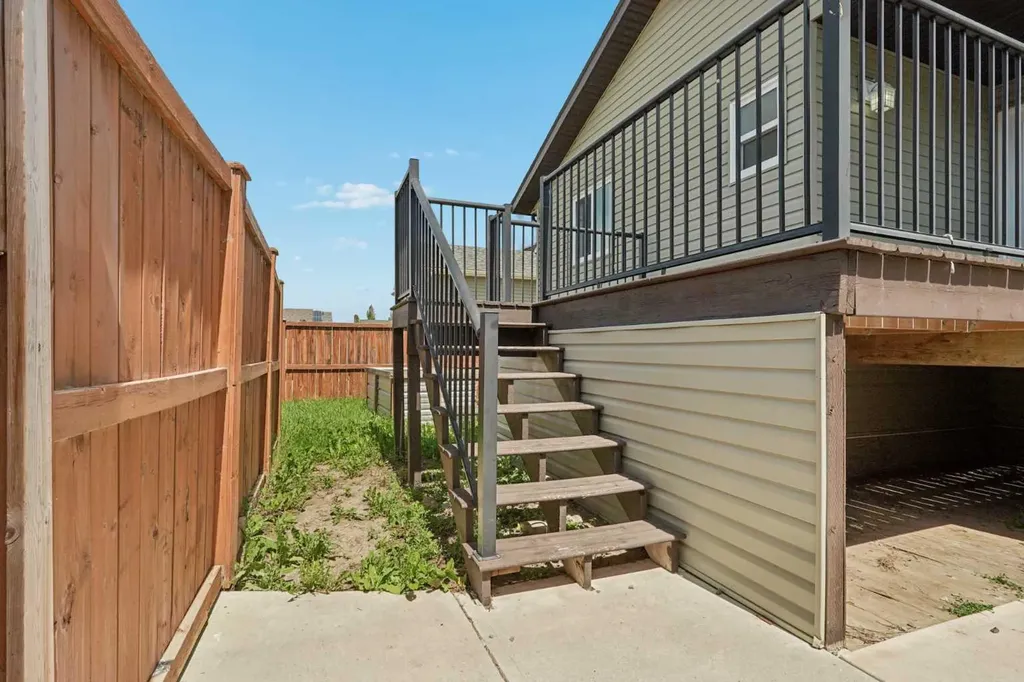 136 Mt Sundance Crescent W Lethbridge AB T1J 0L4