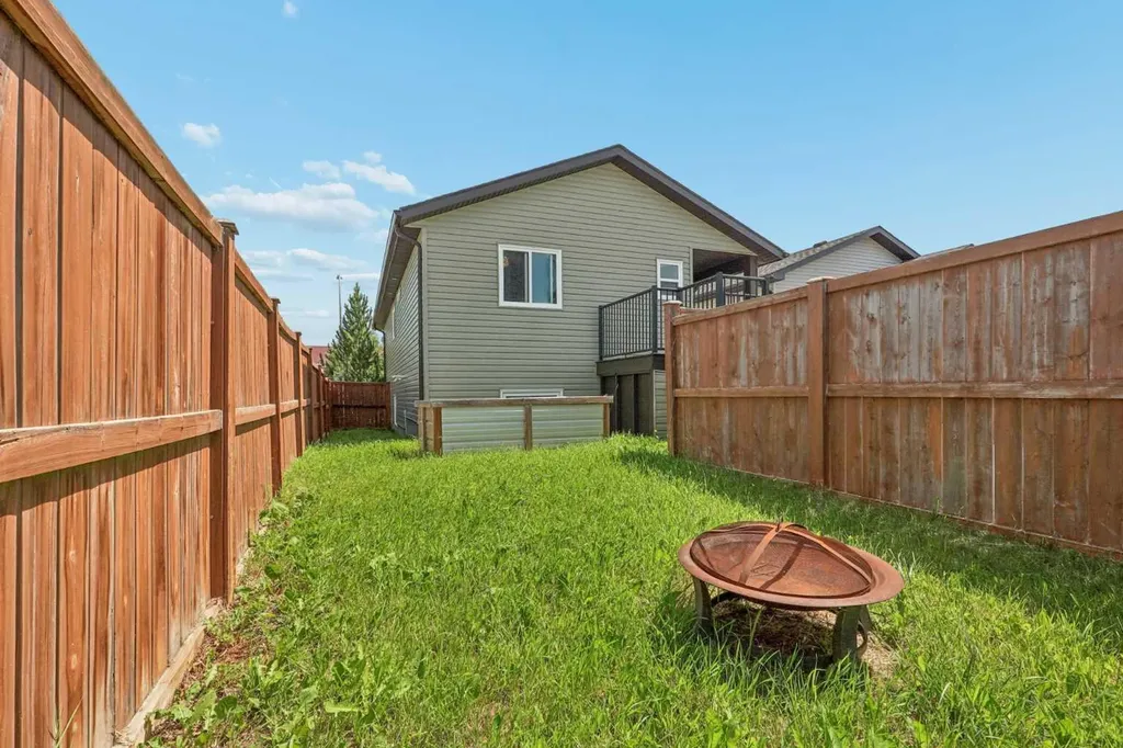 136 Mt Sundance Crescent W Lethbridge AB T1J 0L4