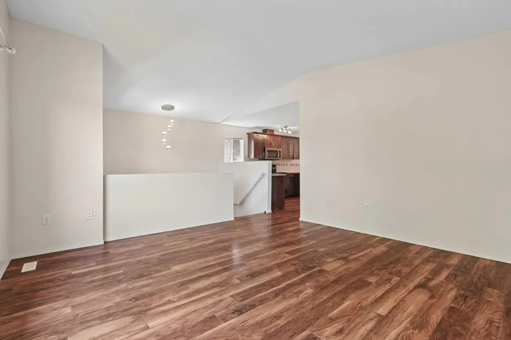 136 Mt Sundance Crescent W Lethbridge AB T1J 0L4