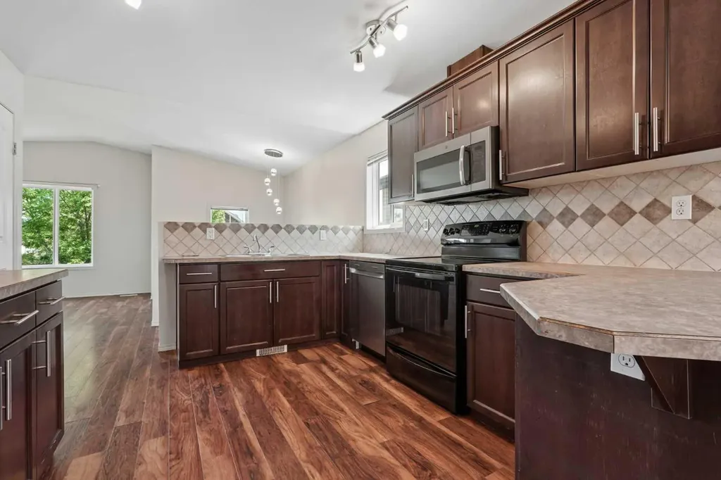 136 Mt Sundance Crescent W Lethbridge AB T1J 0L4