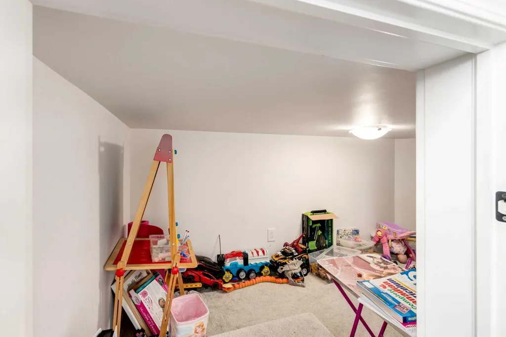 14 Cityside Terrace NE Calgary AB T3N 1E2