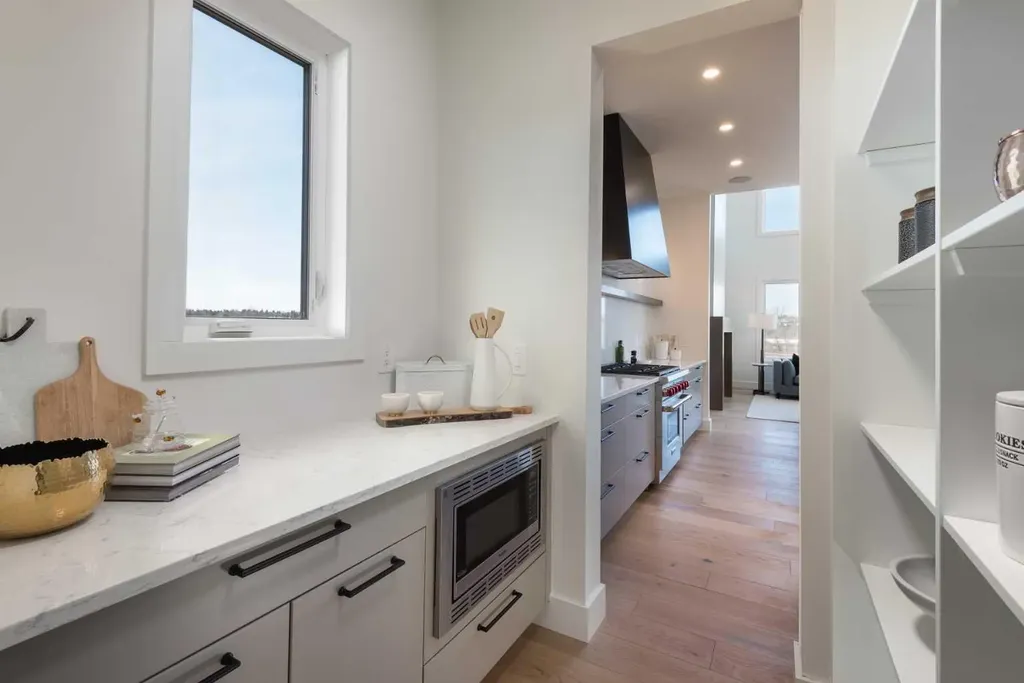 116 Greenwich Heath NW Calgary AB T3B 6P2