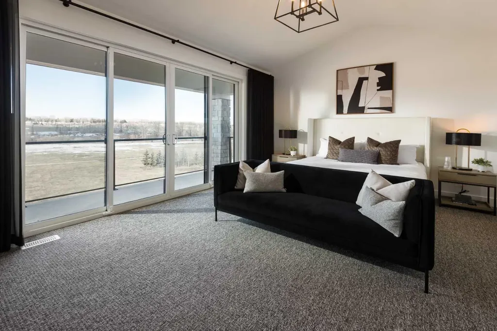 116 Greenwich Heath NW Calgary AB T3B 6P2