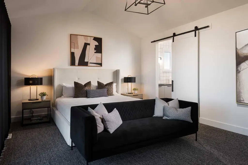 116 Greenwich Heath NW Calgary AB T3B 6P2