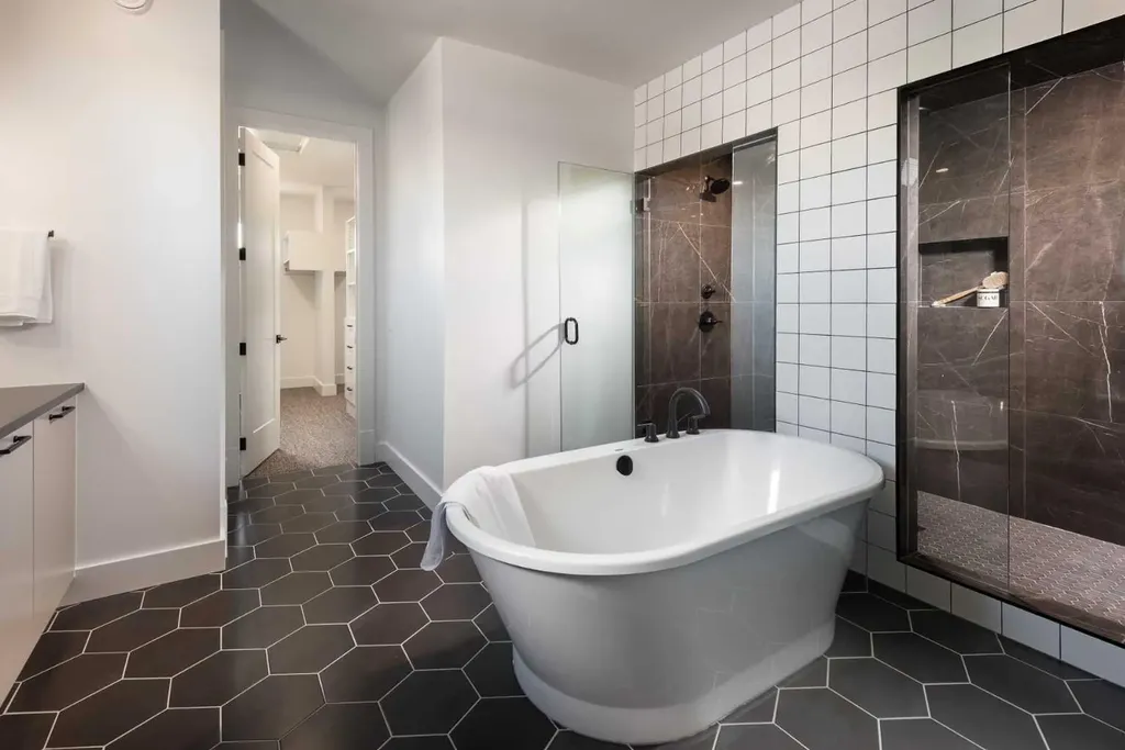 116 Greenwich Heath NW Calgary AB T3B 6P2