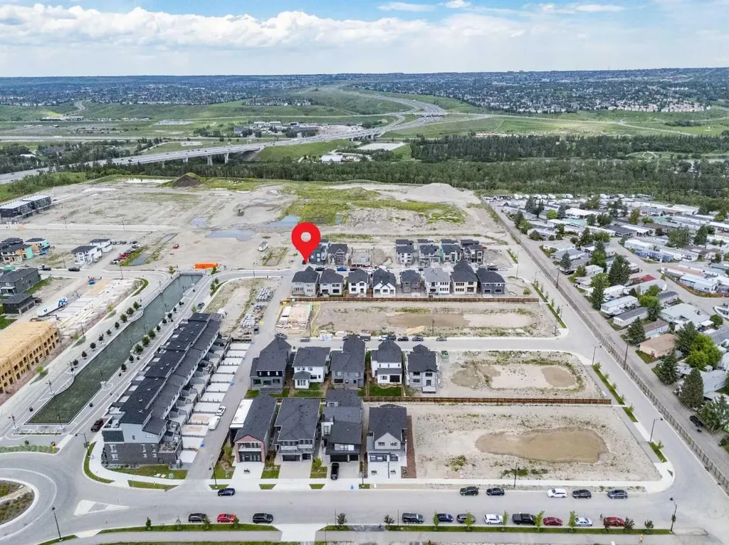 116 Greenwich Heath NW Calgary AB T3B 6P2