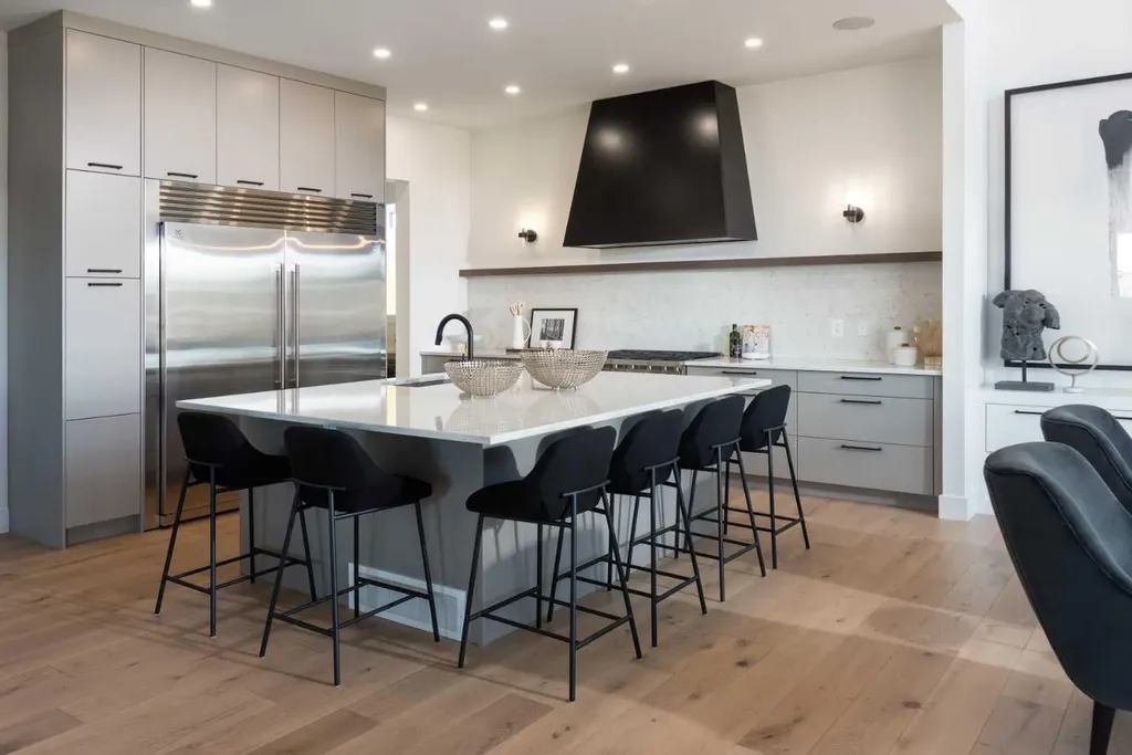 116 Greenwich Heath NW Calgary AB T3B 6P2