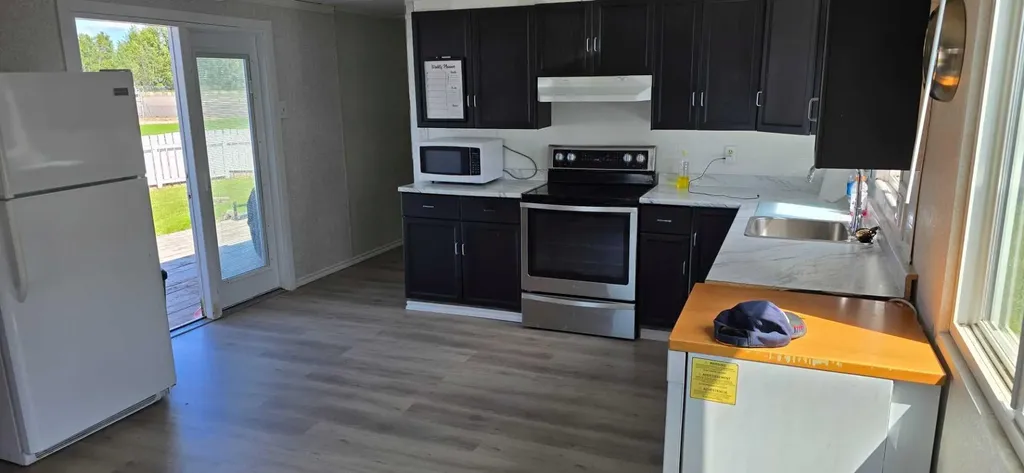 42 Evergreen Crescent Whitecourt AB T7S 1J2