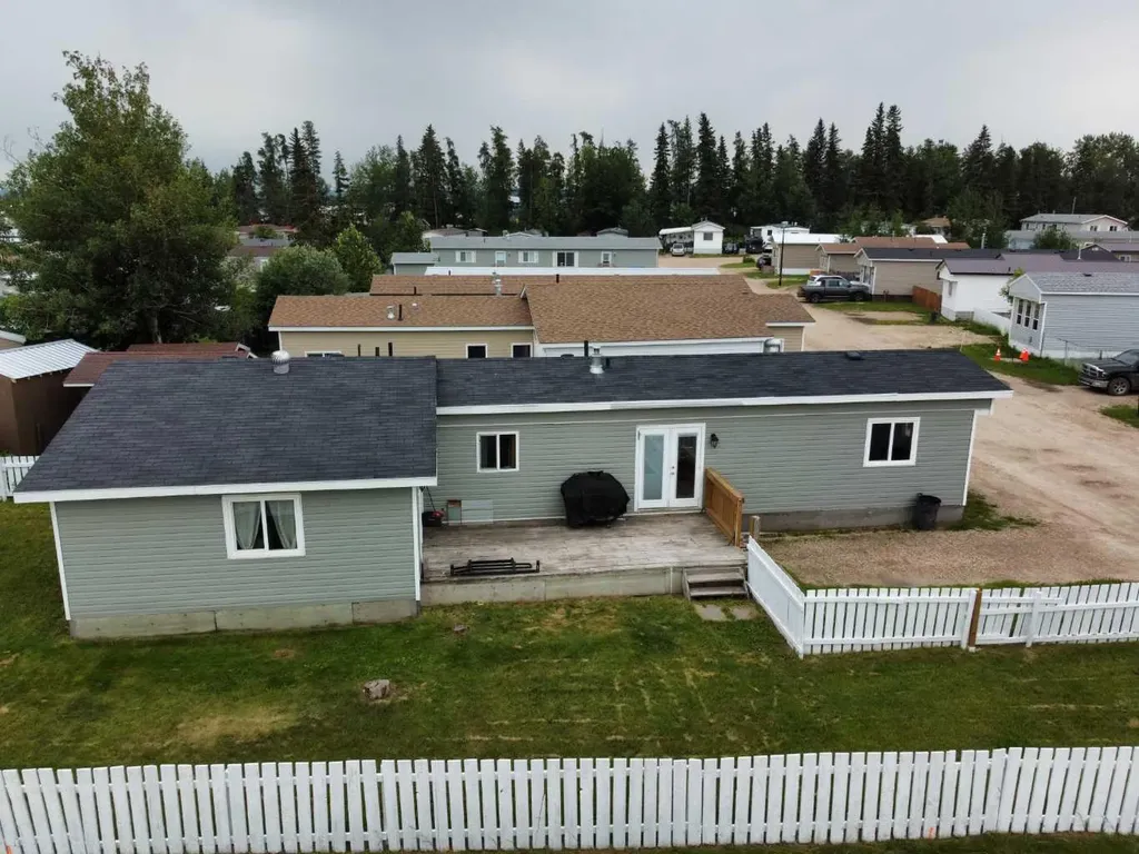 42 Evergreen Crescent Whitecourt AB T7S 1J2