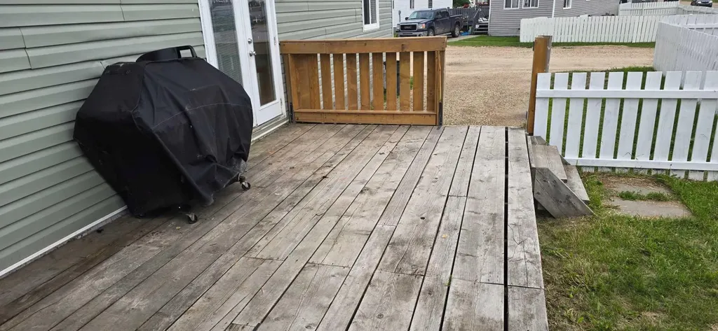 42 Evergreen Crescent Whitecourt AB T7S 1J2