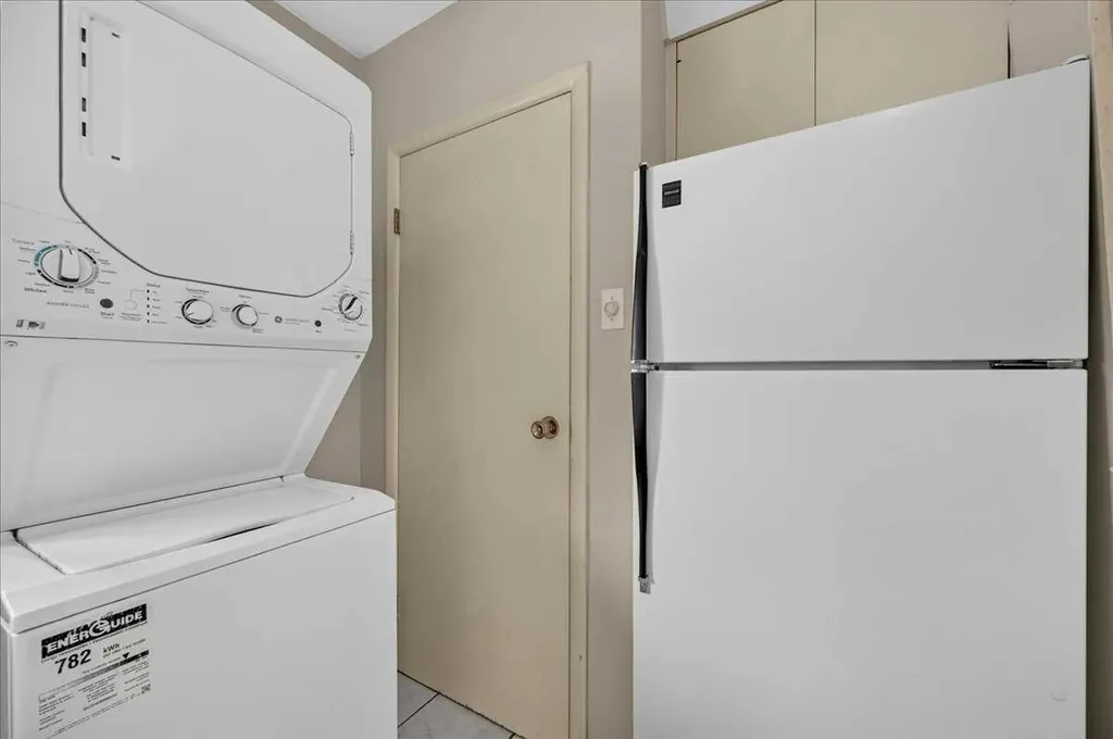 7804 34 Avenue NW Calgary AB T3B 1P3