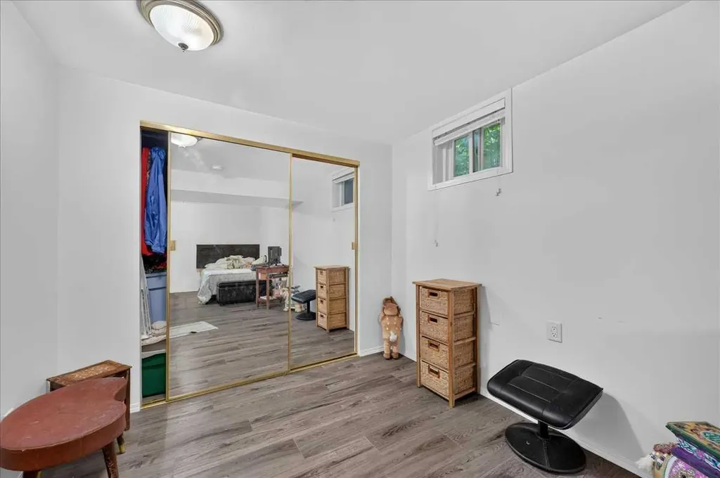 7804 34 Avenue NW Calgary AB T3B 1P3