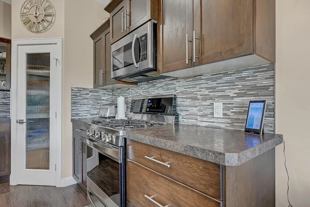 9513 88 Street Grande Prairie AB T8X 0N3