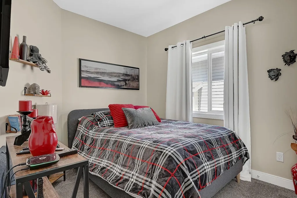 9513 88 Street Grande Prairie AB T8X 0N3