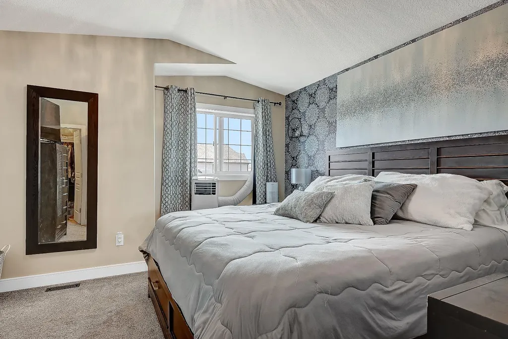 9513 88 Street Grande Prairie AB T8X 0N3