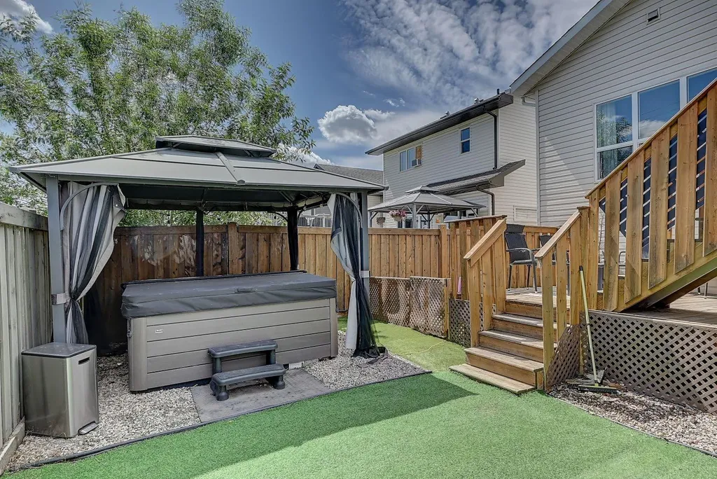 9513 88 Street Grande Prairie AB T8X 0N3
