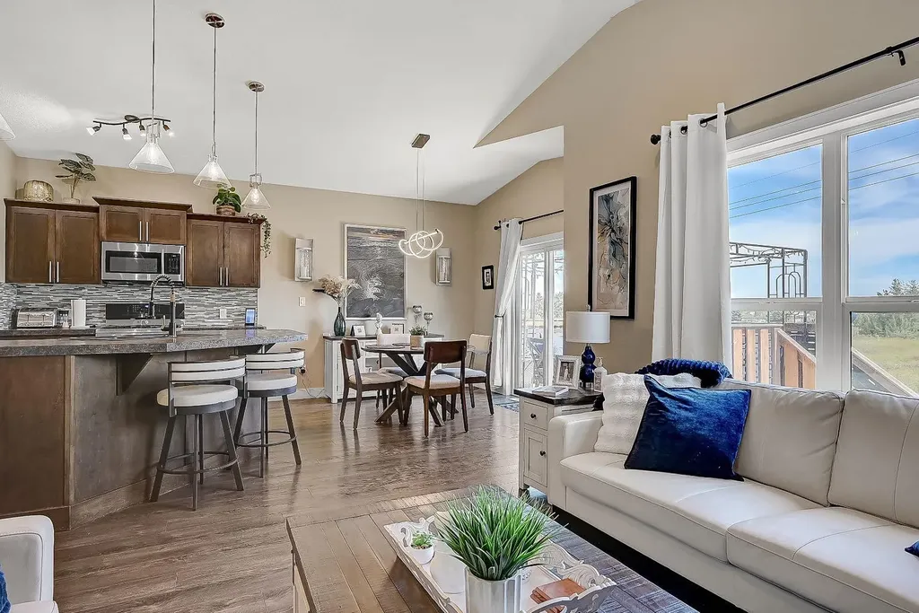 9513 88 Street Grande Prairie AB T8X 0N3