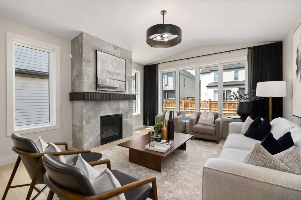 364 Greenwich Drive NW Calgary AB T3B 6P4