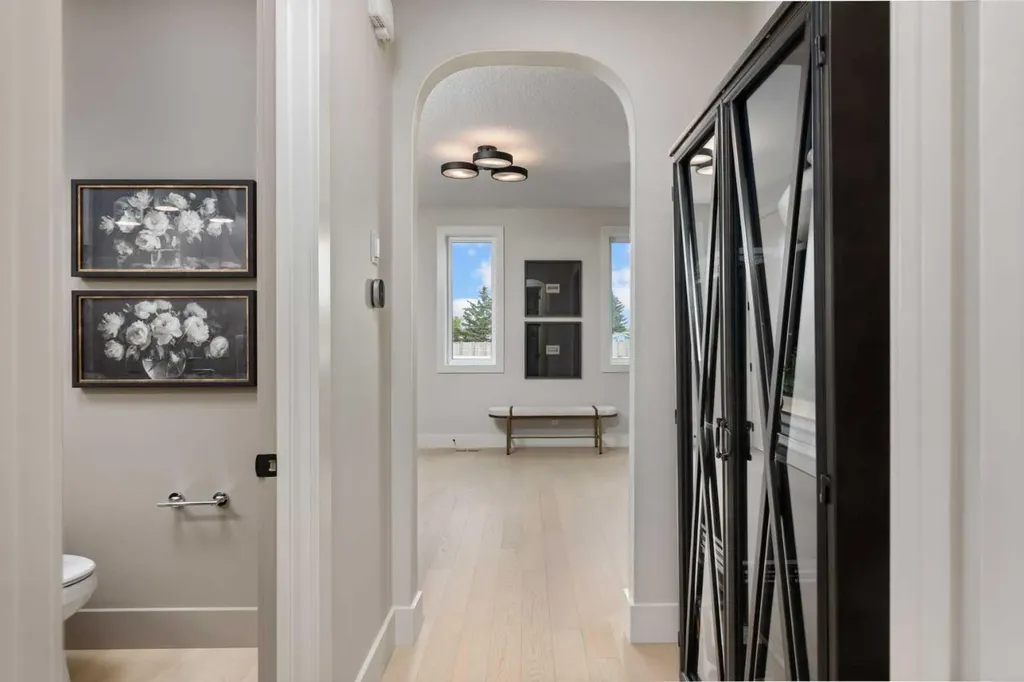 364 Greenwich Drive NW Calgary AB T3B 6P4