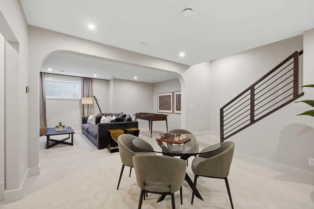364 Greenwich Drive NW Calgary AB T3B 6P4