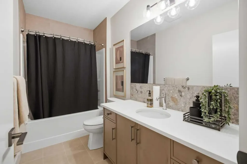 364 Greenwich Drive NW Calgary AB T3B 6P4