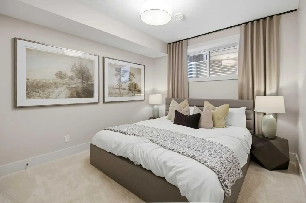 364 Greenwich Drive NW Calgary AB T3B 6P4