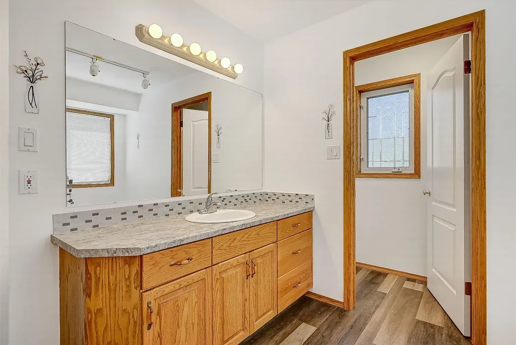 11819 91a Street Grande Prairie AB T8X1J1