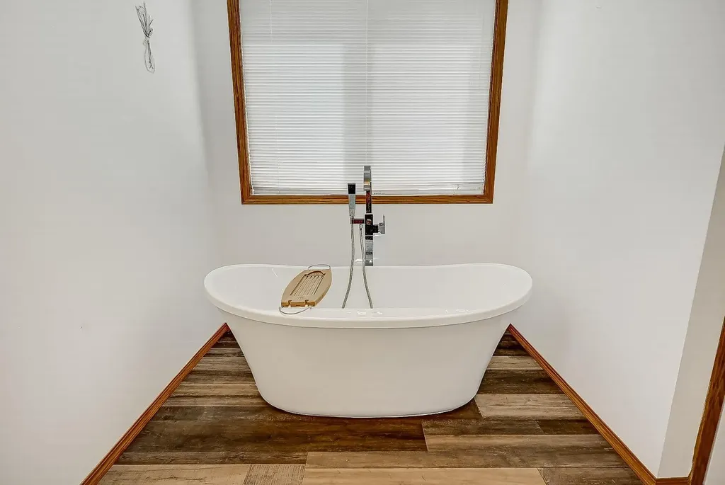 11819 91a Street Grande Prairie AB T8X1J1