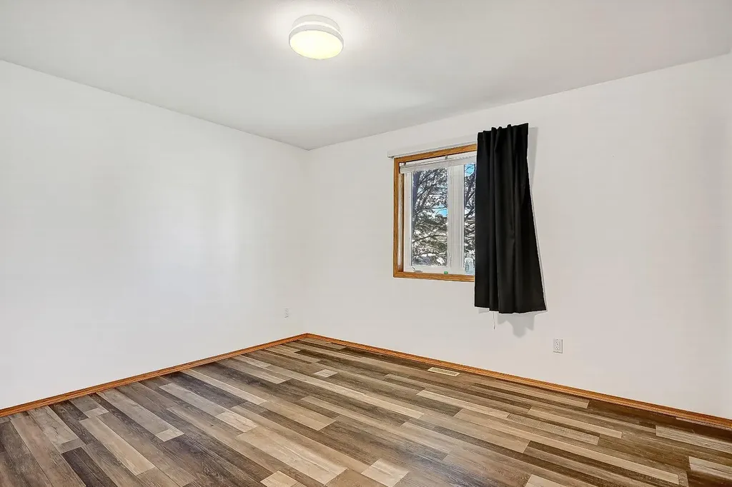 11819 91a Street Grande Prairie AB T8X1J1