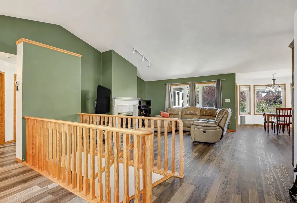 11819 91a Street Grande Prairie AB T8X1J1