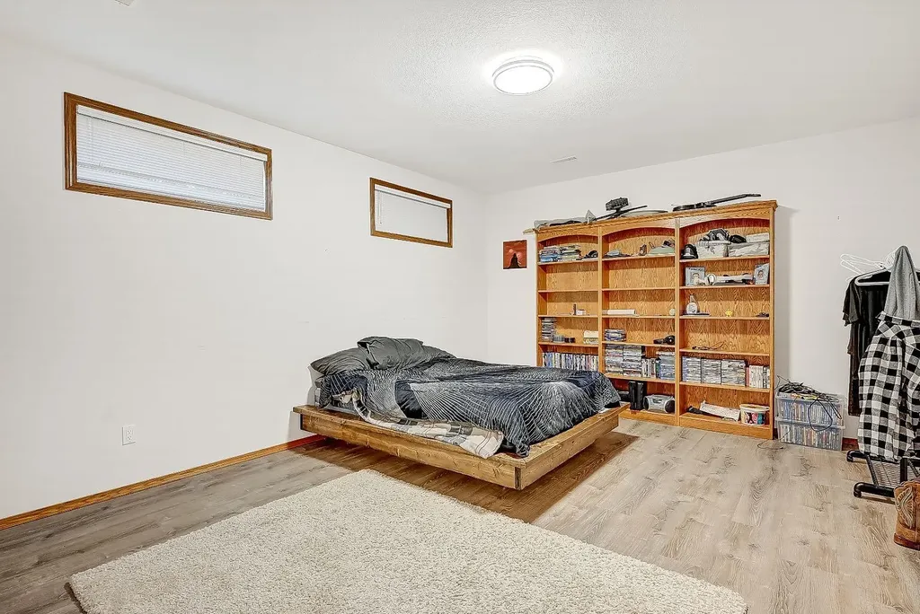 11819 91a Street Grande Prairie AB T8X1J1