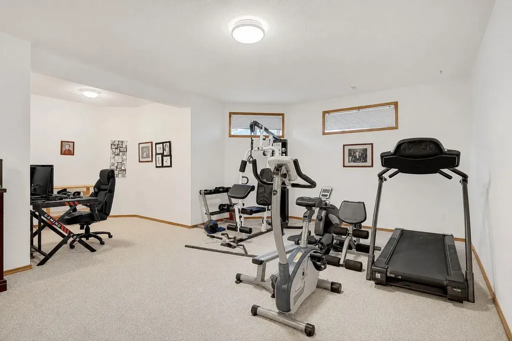 11819 91a Street Grande Prairie AB T8X1J1