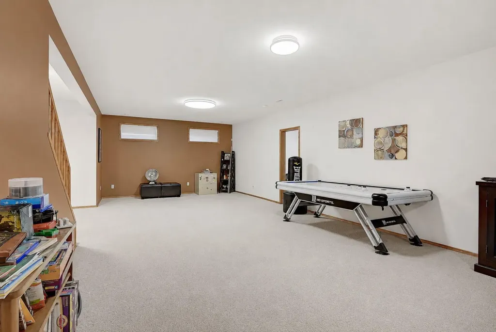 11819 91a Street Grande Prairie AB T8X1J1