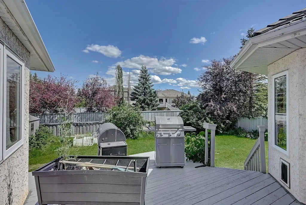 11819 91a Street Grande Prairie AB T8X1J1