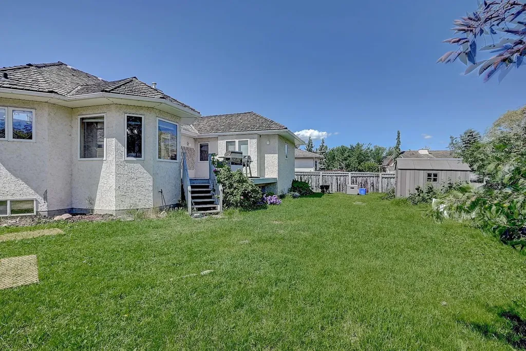 11819 91a Street Grande Prairie AB T8X1J1