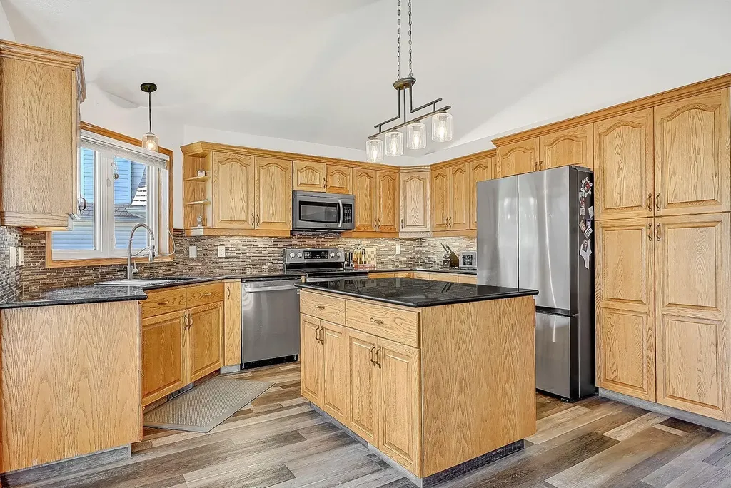 11819 91a Street Grande Prairie AB T8X1J1