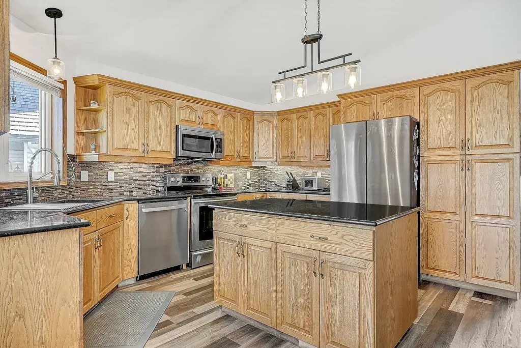 11819 91a Street Grande Prairie AB T8X1J1