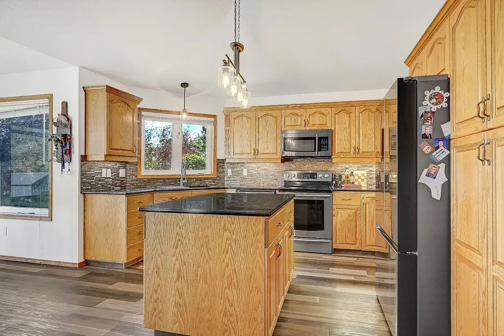 11819 91a Street Grande Prairie AB T8X1J1
