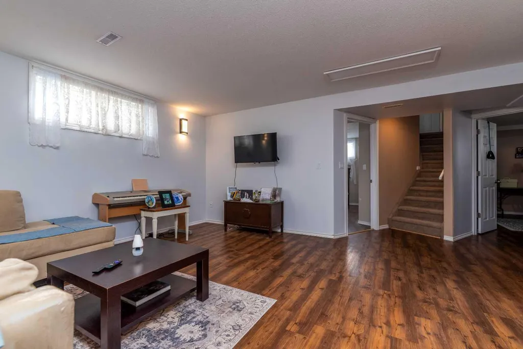 2205 51 Avenue Lloydminster AB T9V 3H4