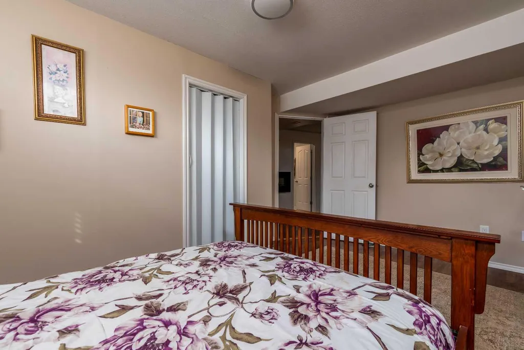 2205 51 Avenue Lloydminster AB T9V 3H4