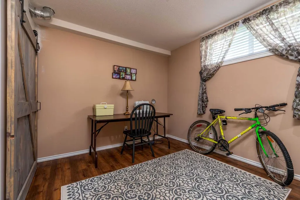 2205 51 Avenue Lloydminster AB T9V 3H4