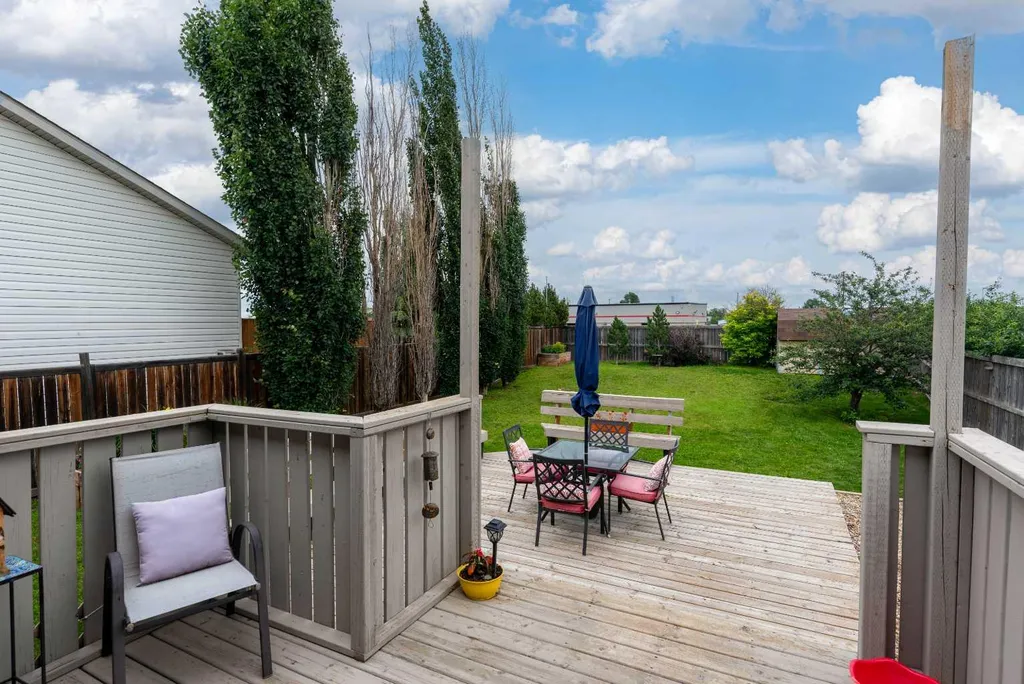 2205 51 Avenue Lloydminster AB T9V 3H4