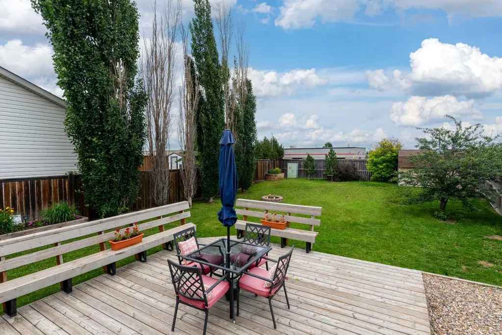 2205 51 Avenue Lloydminster AB T9V 3H4